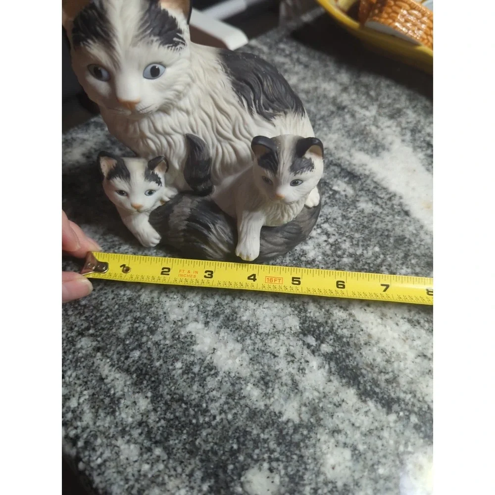 Vintage Homco Porcelain Black White Mother Cat & Kittens Figurine #1412